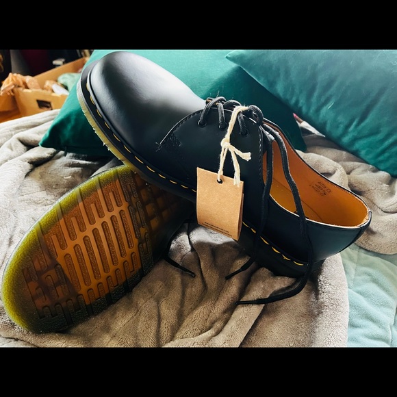 Mens size 11 smooth leather Dr.Martens - Picture 7 of 7